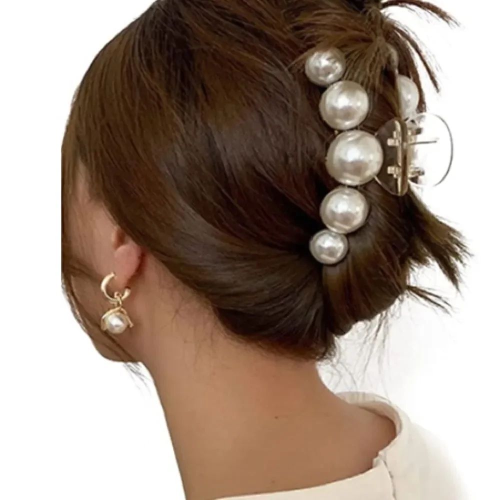 Pearl hair clip
